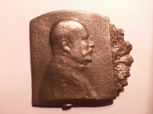 Čepicový odznak Polní maršál arcivévoda Bedřich