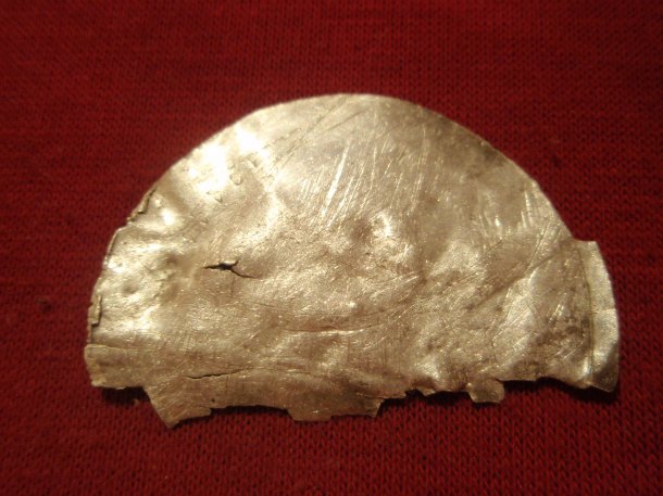 Stříbrný artefakt