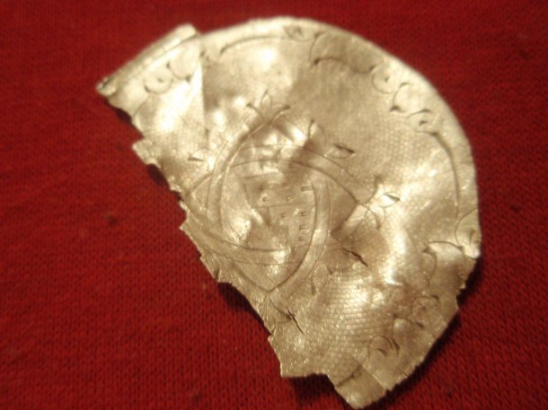 Stříbrný artefakt