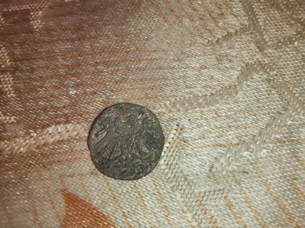 Oboustranná mince s S a korunou