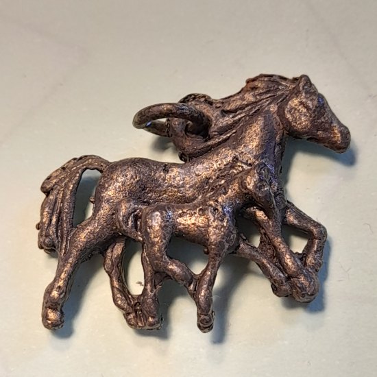 Horses pendant