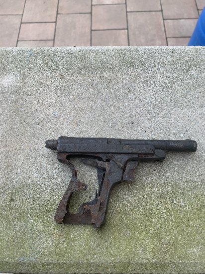 Pistolka z Vltavy 2
