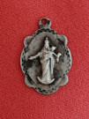 Stříbrná svátostka Panna Marie s prckem