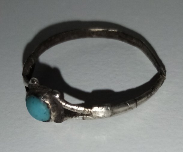 Stříbrný prsten (3)