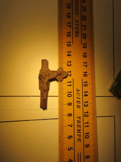 Torzo křížku s Pietou