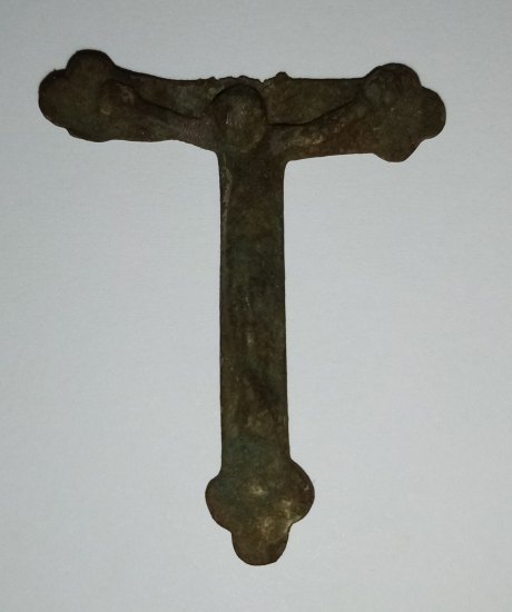 Latinský křížek s trojlistým ukončením břeven (3)