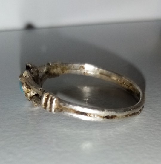 Stříbrný prsten (4)