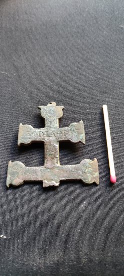 Nějaký pravoslavný kříž?