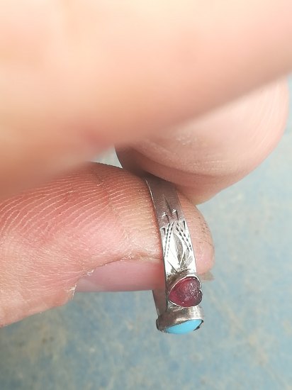 Stříbrný prsten z lágru