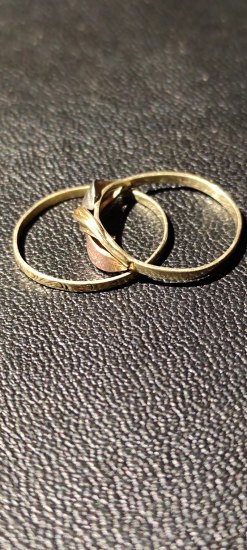 První zlatý prsten a hned 2 vedle sebe