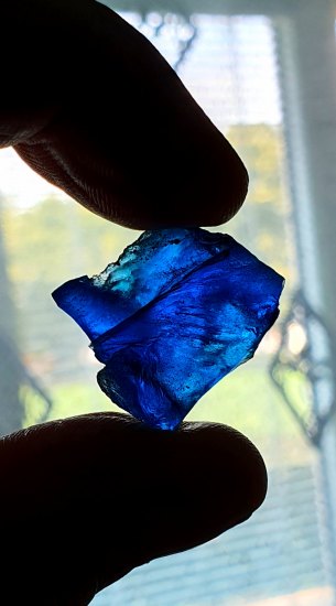 Modré sklo z pole