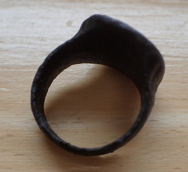 Prsten bronzový