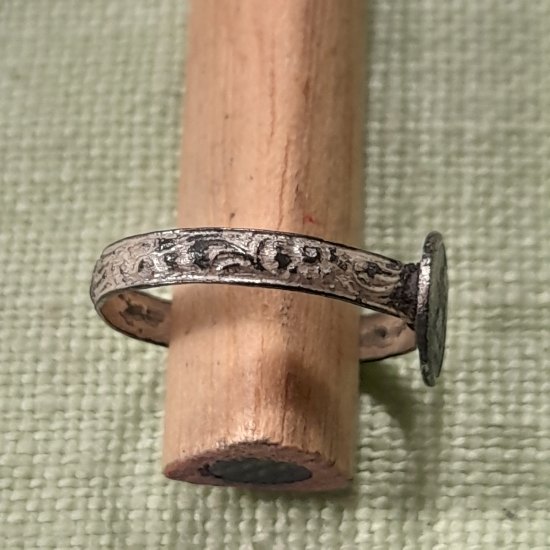 Maly brass silver plated prsten