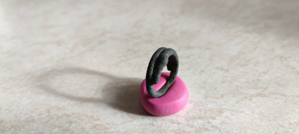 Bronzový prsten - Hlavy hada
