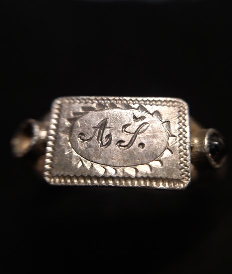 Ag prsten s monogramem A.Š