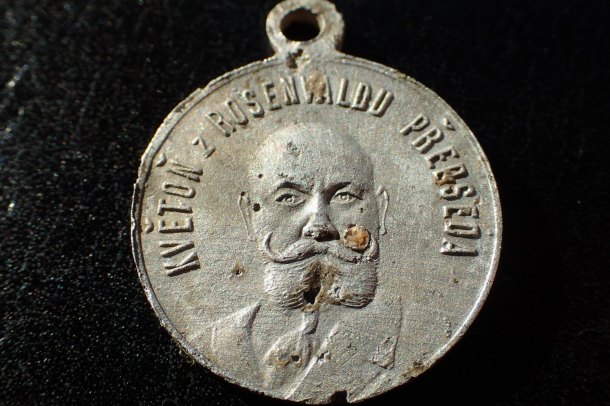 Pamětní medaile na otevření katolického domu ve Vršovicích v roce 1912