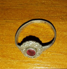 Malý stříbrný prstýnek s kamínkem 