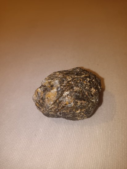 Dokáže někdo identifikovat horninu?