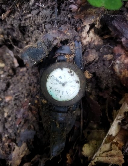 Staré hodinky z ústupovky ⌚