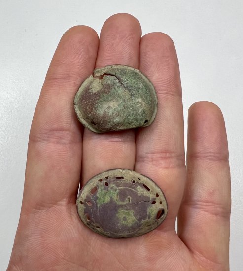 Round shaped artifacts
