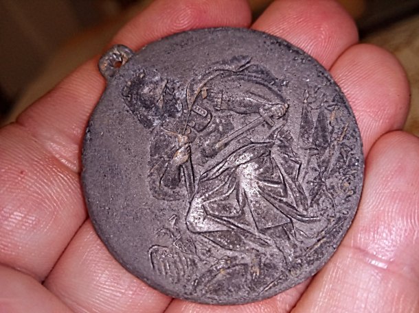 Vojenská Medaila z lesa pravdepodobne Nemecko alebo Rakúsko Uhorsko....🤠⛏️🌲