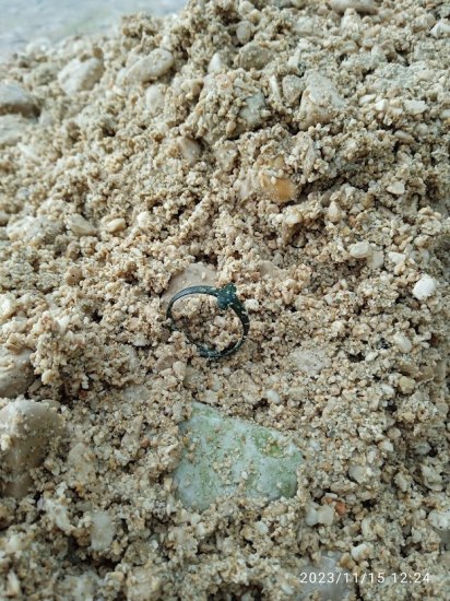 Prsten z pláže