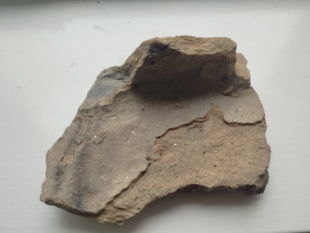 Fragment kachlových kamen?