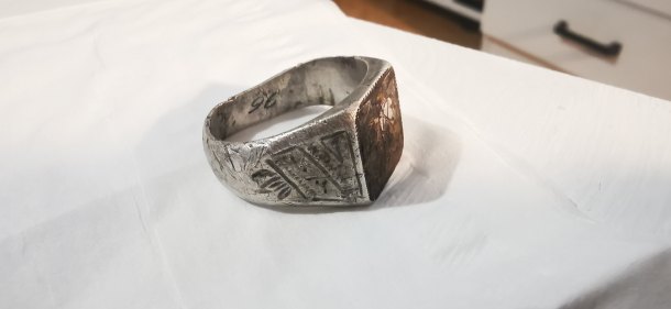 Stříbrný prsten?