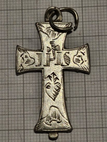 Krásný stříbrný kříž