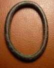 Bronzový oválný kroužek