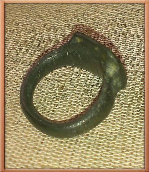 Bronzovy prsten