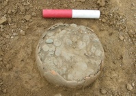Snový depot římských mincí nalezený detektorem kovů