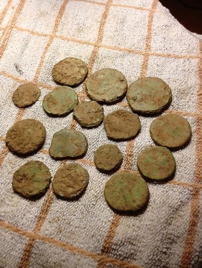 Mince objevené detektory kovu prohlásili za poklad