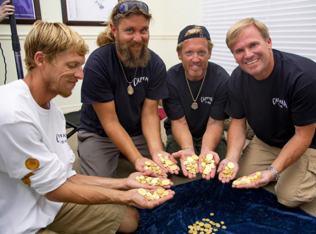 Potápěči na Floridě nalezli zlaté mince v hodnotě 4,5 miliónů dolarů v lodi potopené flotily