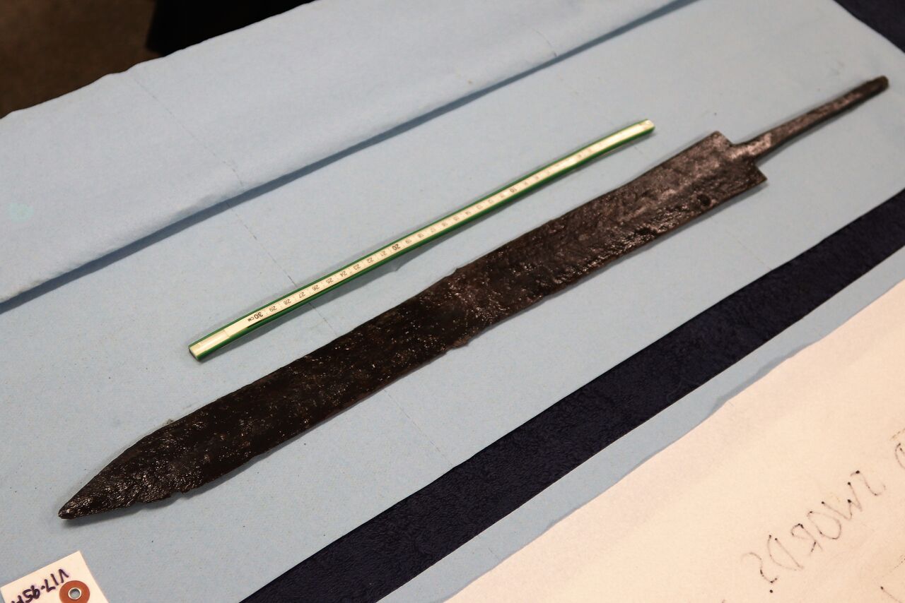 Unikátní meče římské kavalérie a další předměty nalezeny ve Vindolandě