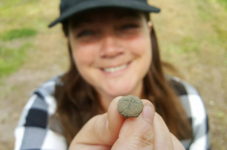 Detektoristka objevila unikátní hrob doby železné