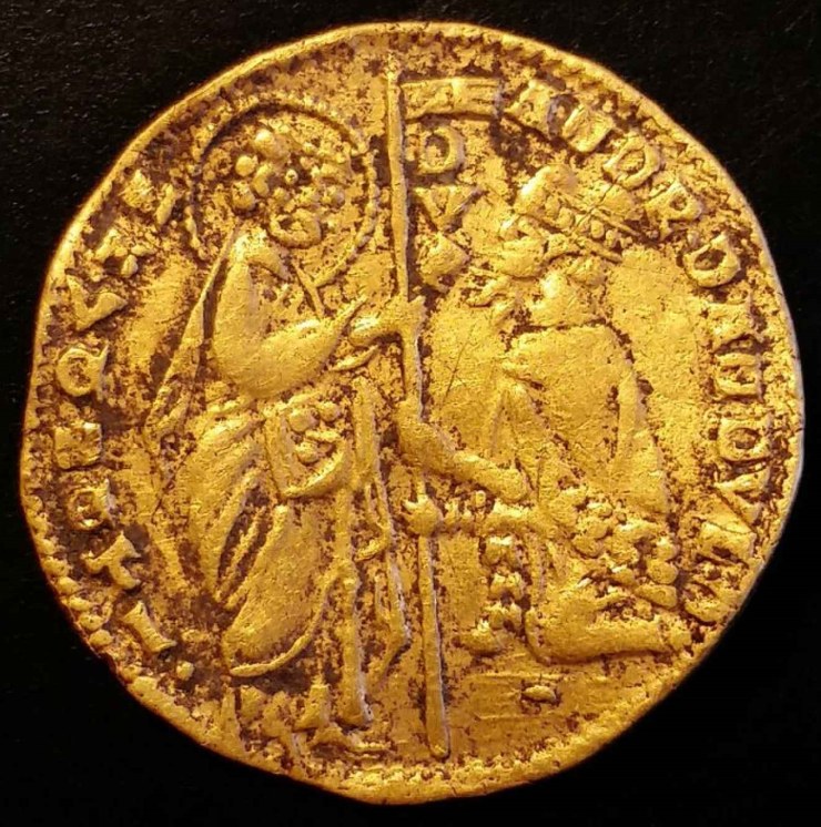 Zlatá benátská mince z opuštěného přístaviště mění pohledy historiků