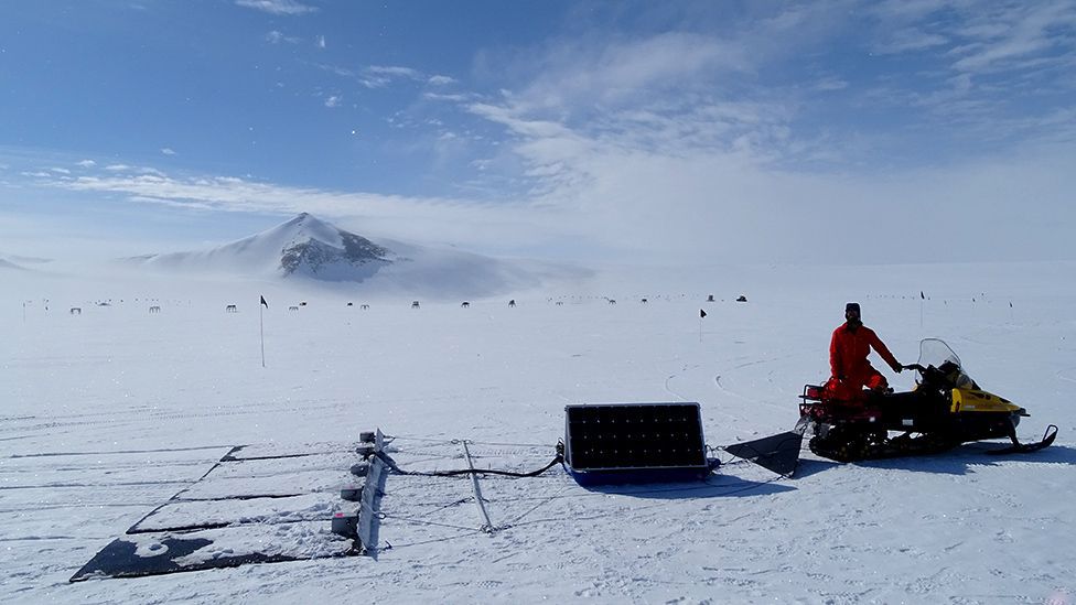 Auf der Suche nach Meteoriten in der Antarktis