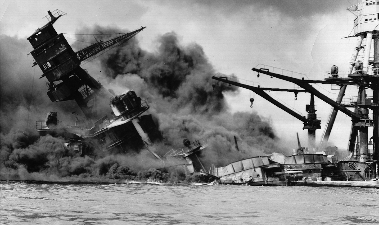 7.12.1941 Japonsko napadlo Pearl Harbor