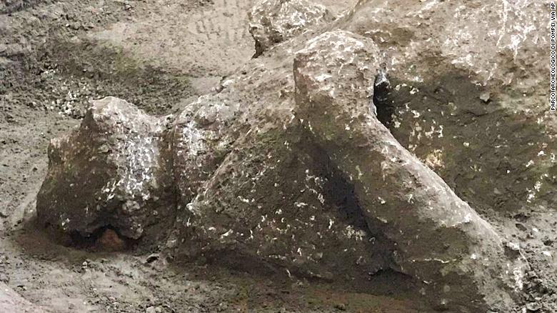 Die Leichen von zwei Männern in Pompeji, offenbar ein Sklave und sein Herr