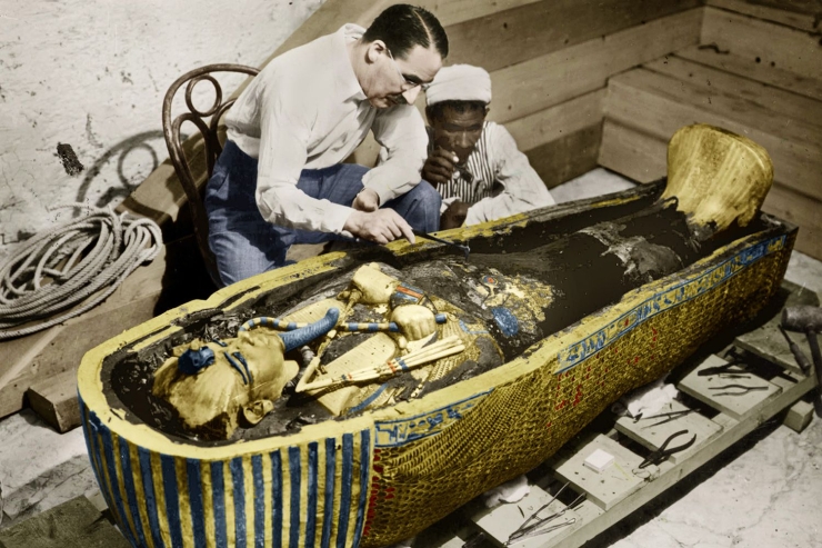 4.11. 1922 Carter objevil vchod do hrobky Tutanchamona