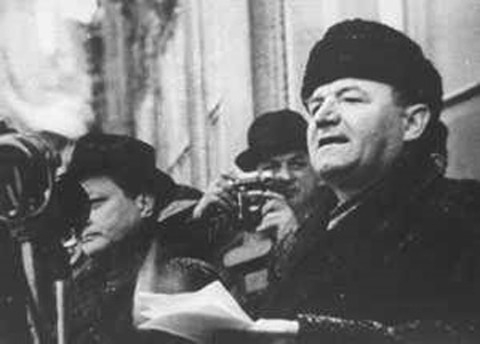 25.2.1948 Prezident Beneš přijal demisi ministrů