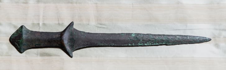 Bronzový meč