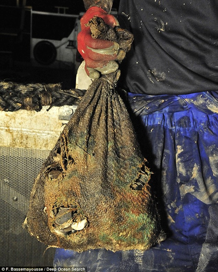 7. 5. 2013 Sto tun mincí na potopeném parníku
