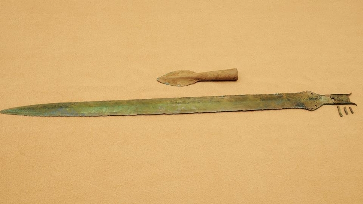 26. 9. 2019 3000 let starý bronzový meč