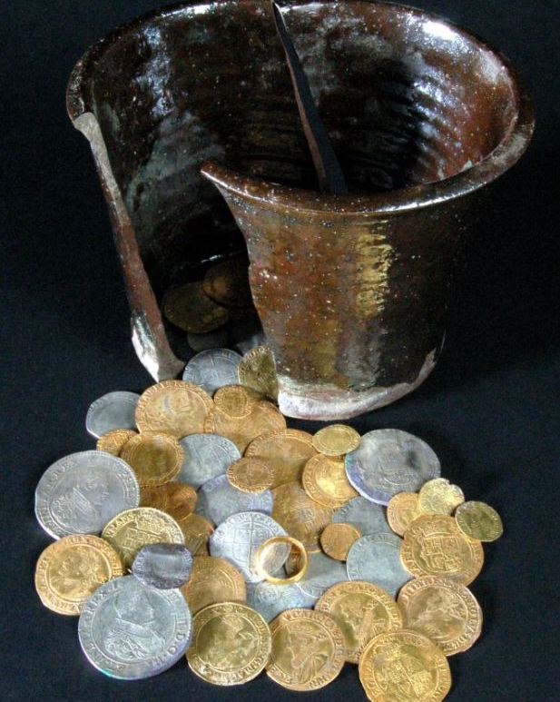 22.03.2012 Ein Topf voller Münzen aus dem Bürgerkrieg