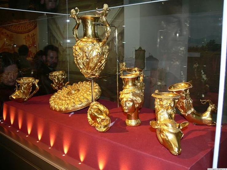 30. 9. 2012 Thrácký hrob se zlatým pokladem