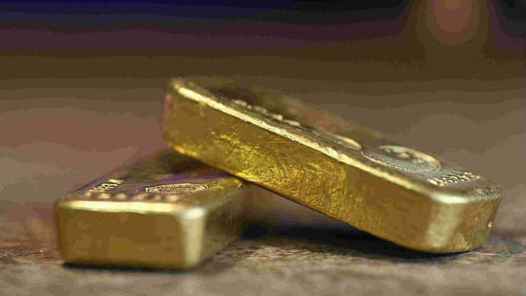 19. 8. 2014 Dělníci našli zlatý poklad, koupili si auta a motorky