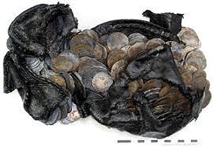 10. 3. 2013 Stříbrné mince v kožené botě