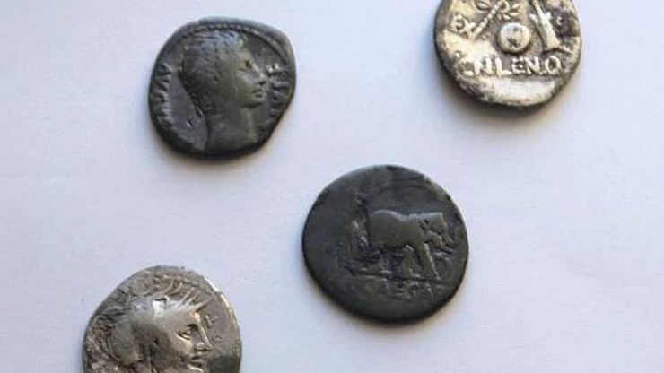 15. 2. 2016 Poklad římských mincí na Královéhradecku